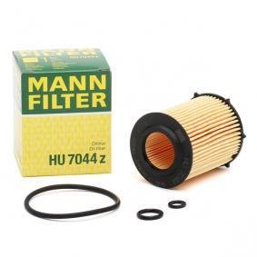 MANN-FILTER HU 7044 z Oil Filter  with seal, Filter Insert